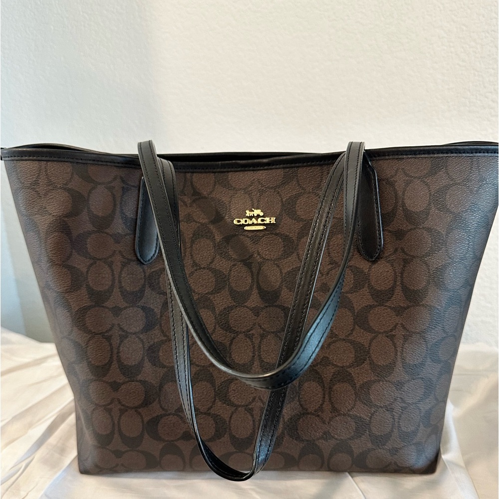 Coach City Tote Bag in Signature Canvas